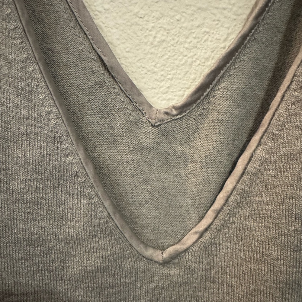 Gray Fitted Sleeveless Tank Top - Picture 4 of 6